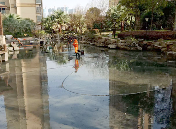 镇安景观池淤泥清理